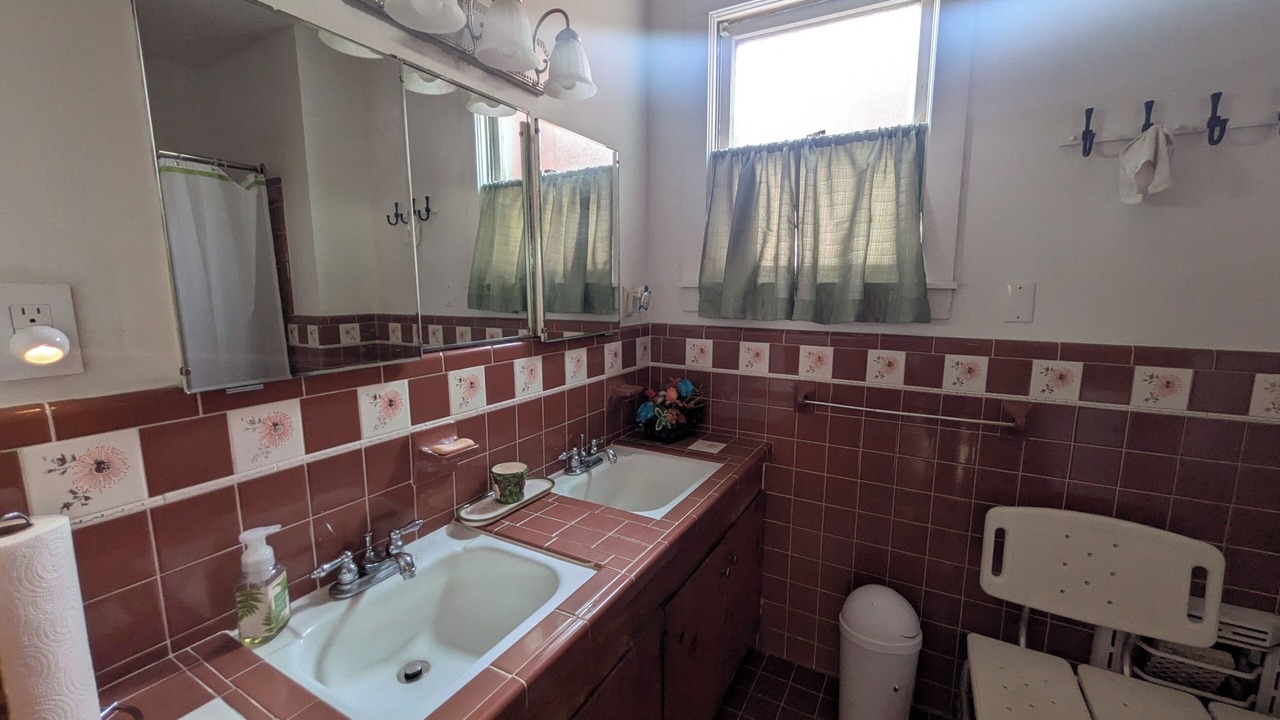 Photo of Bathroom in Shaw