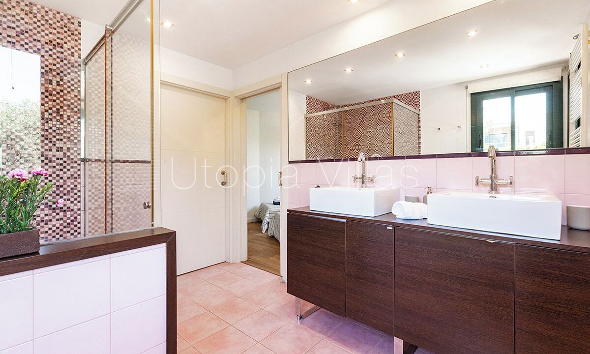 Photo of Bathroom in Passeig Maritim