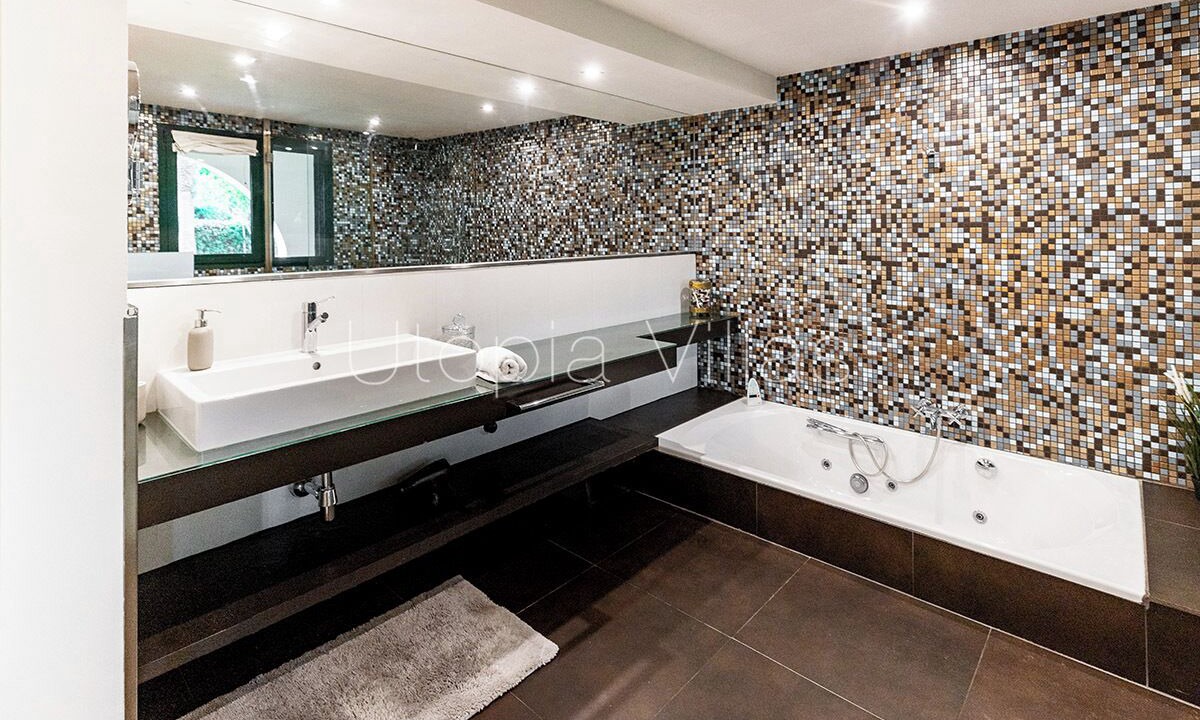 Photo of Bathroom in Passeig Maritim