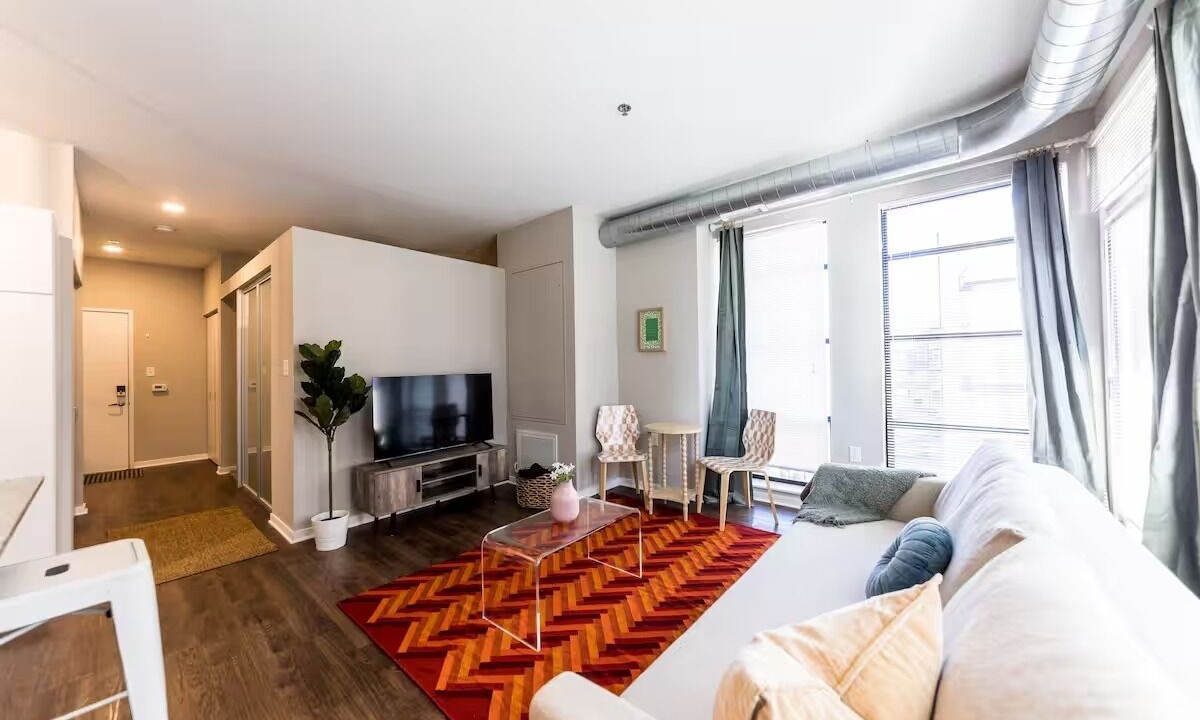 Photo of Livingroom in DeBaliviere Place