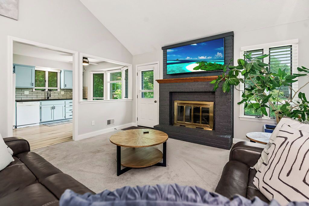Photo of Livingroom in Lenexa