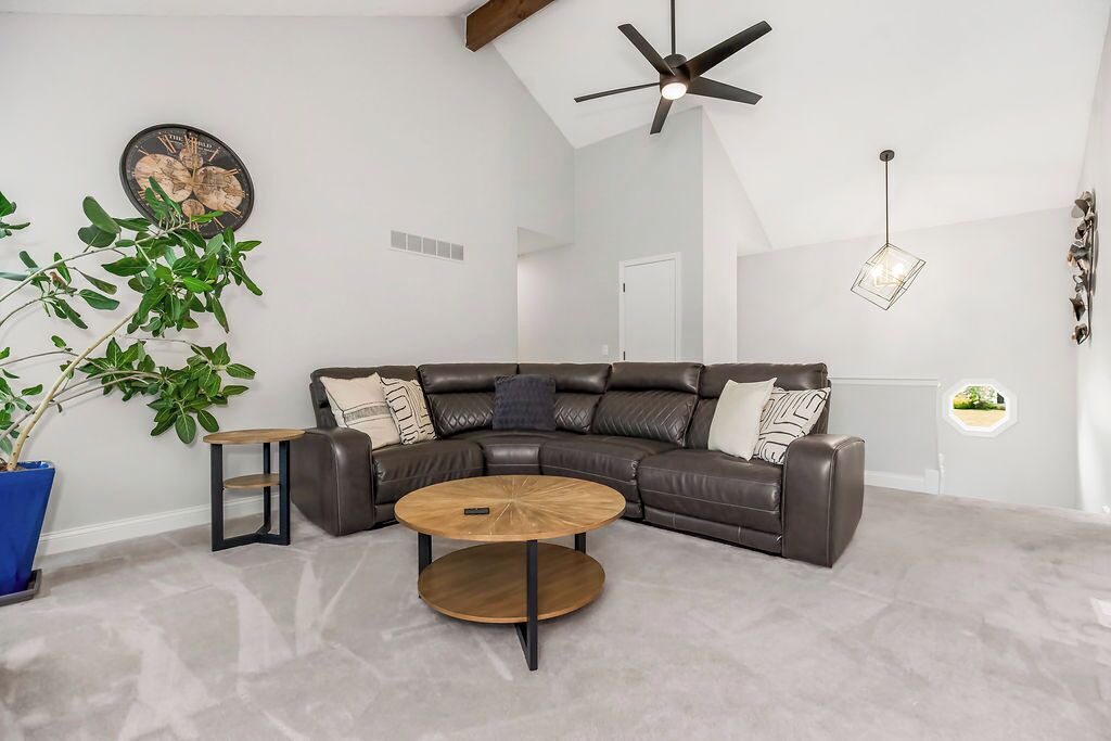 Photo of Livingroom in Lenexa