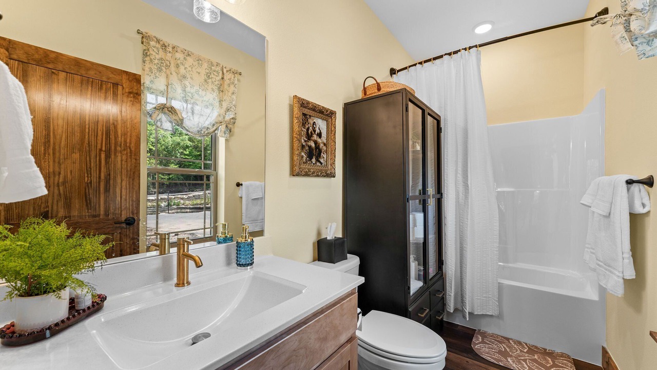Photo of Bathroom in Branson
