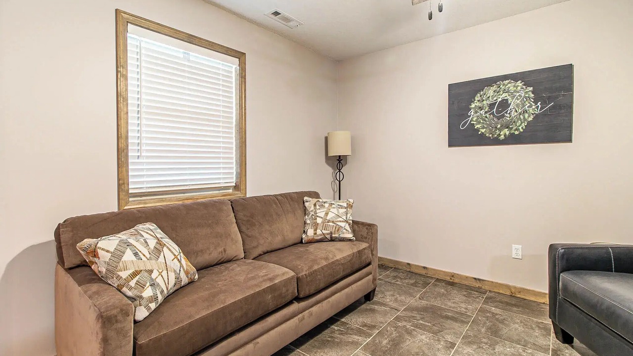 Photo of Livingroom in Van Buren