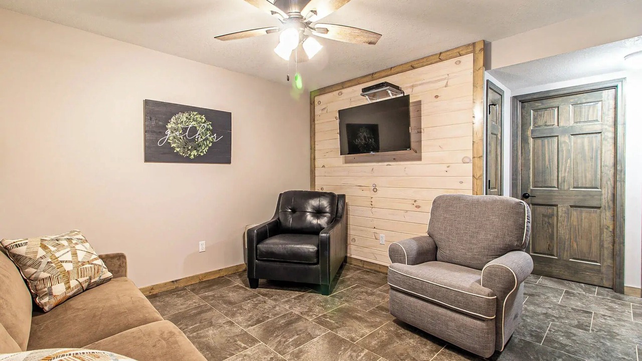 Photo of Livingroom in Van Buren