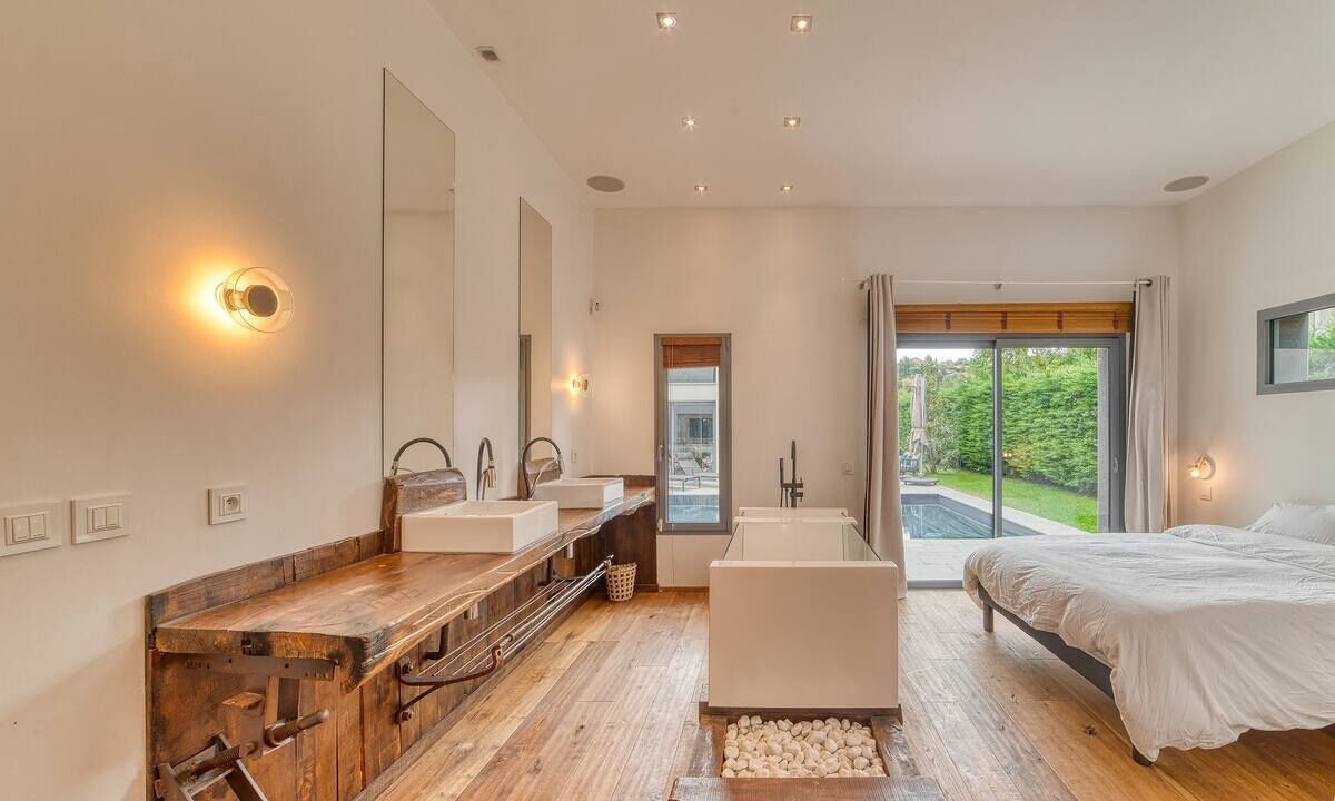 Photo of Bedroom in Montanay