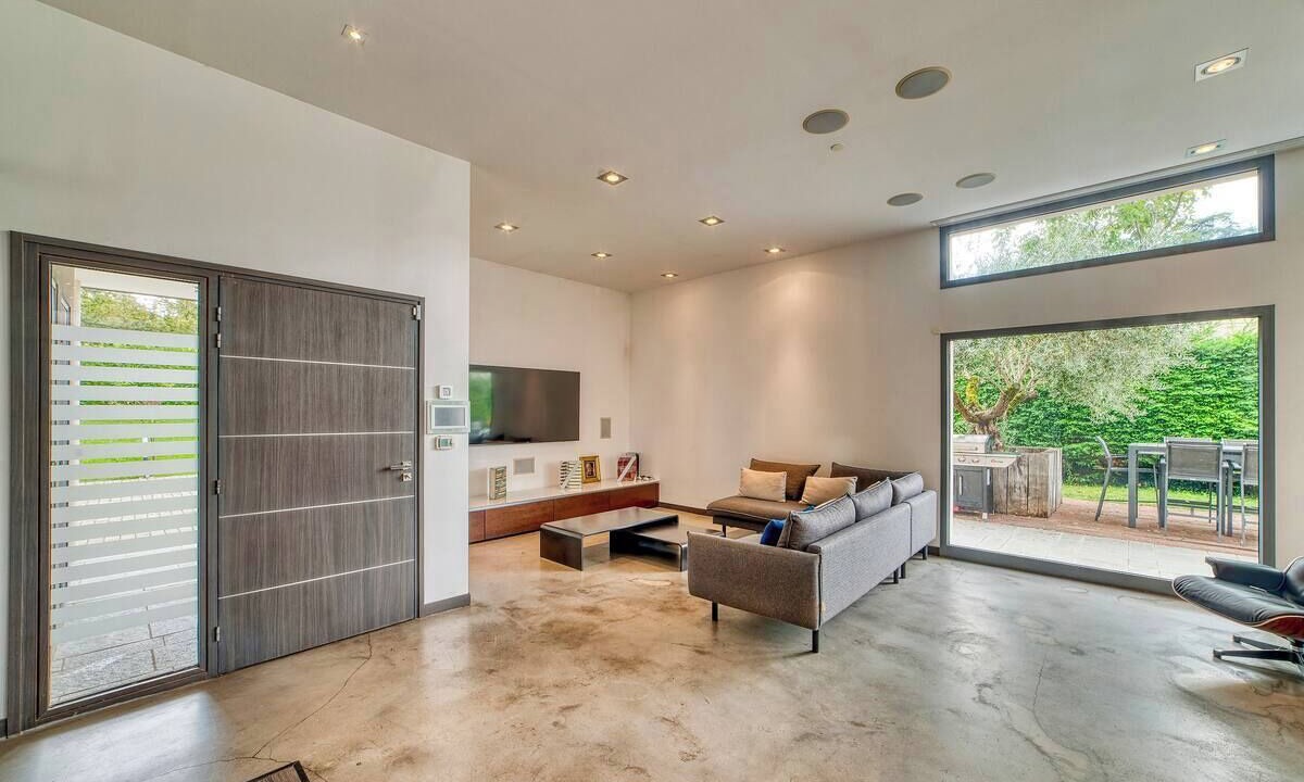 Photo of Livingroom in Montanay