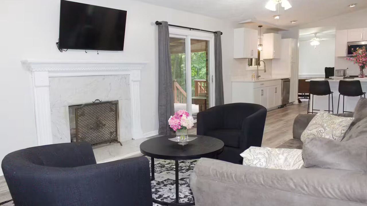 Photo of Livingroom in Short Pump