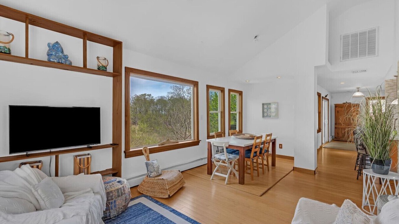 Photo of Livingroom in Keansburg