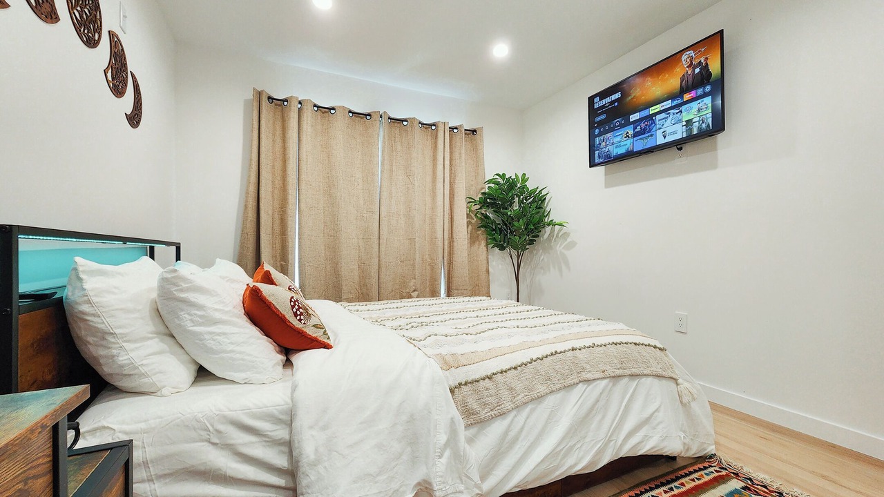 Photo of Bedroom in Canoga Park