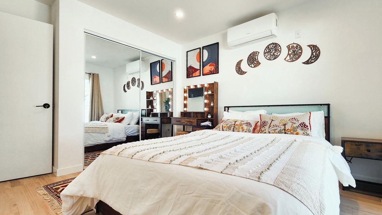Photo of Bedroom in Canoga Park