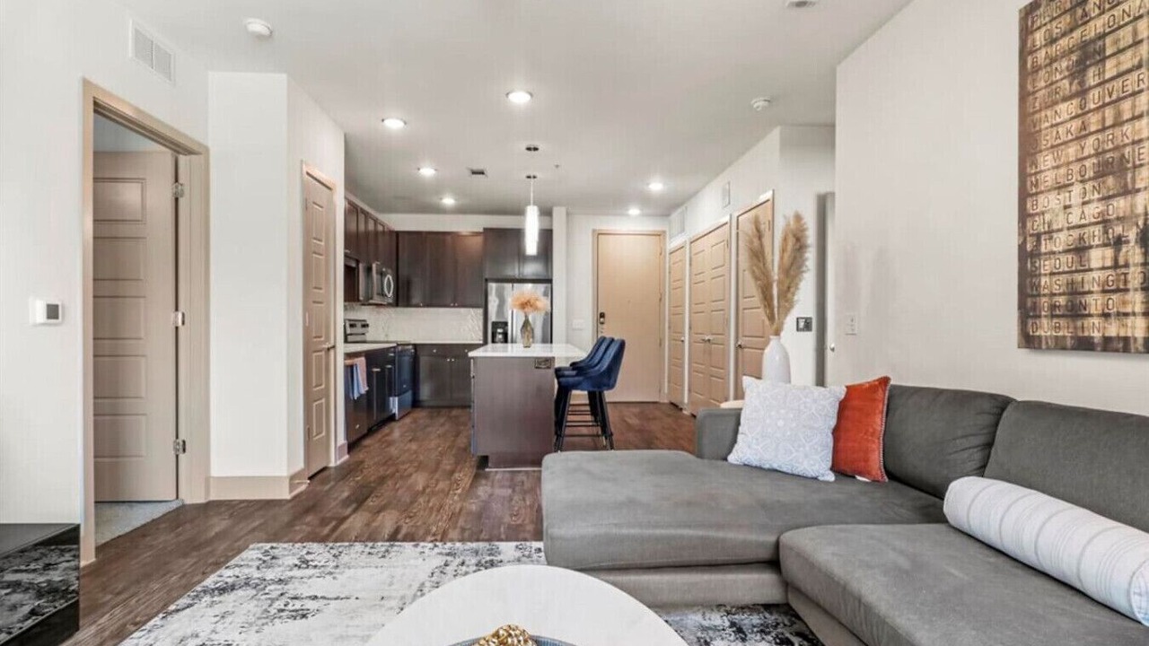 Photo of Livingroom in Frisco Square