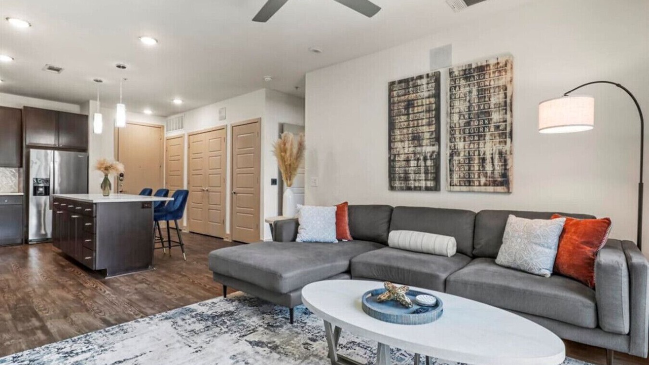 Photo of Livingroom in Frisco Square