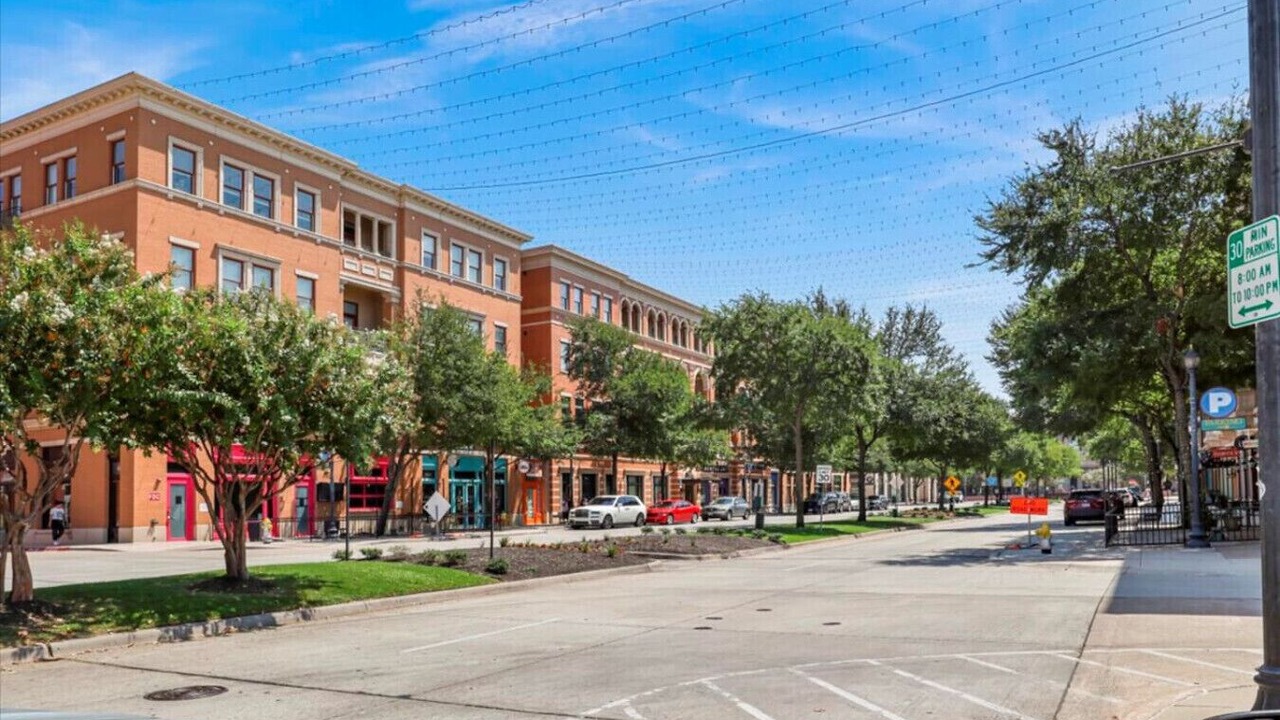 Photo of Others in Frisco Square