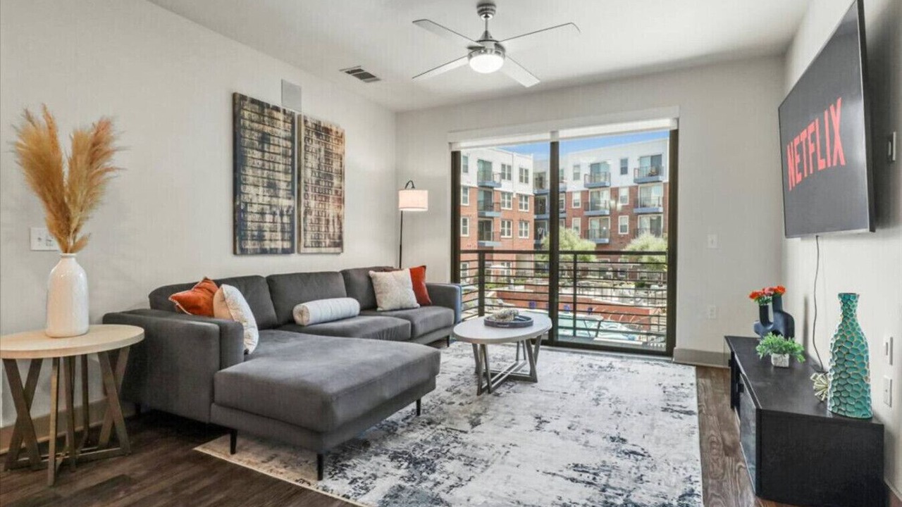 Photo of Livingroom in Frisco Square