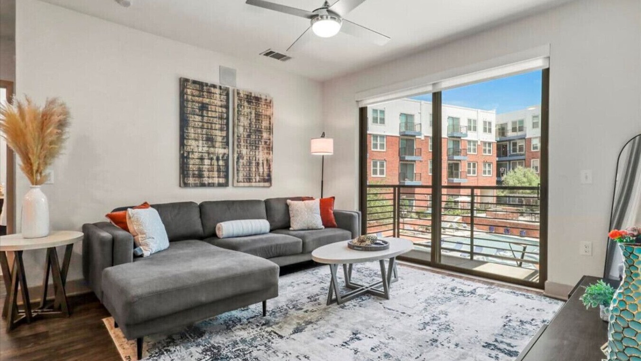 Photo of Livingroom in Frisco Square