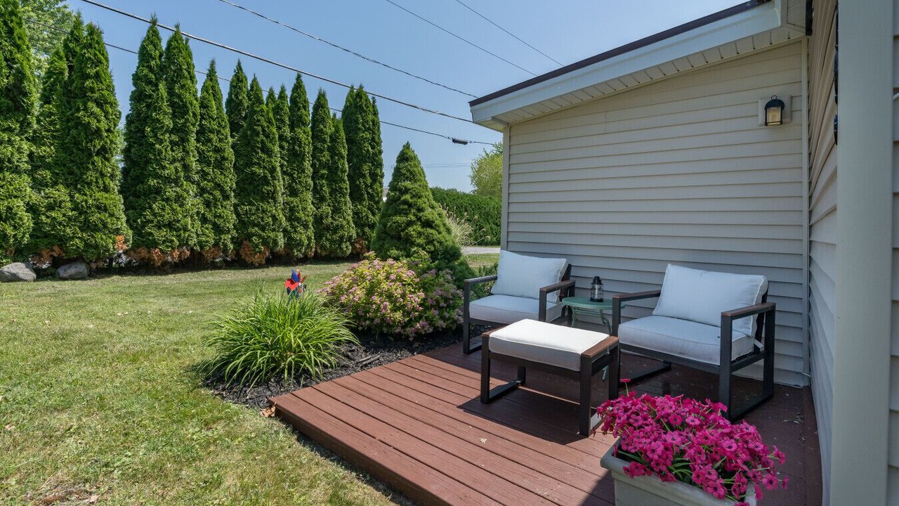 Photo of Patio Balcony in Town of Hounsfield