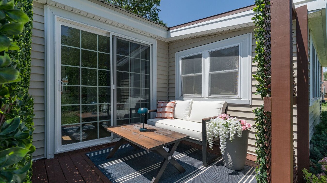 Photo of Patio Balcony in Town of Hounsfield