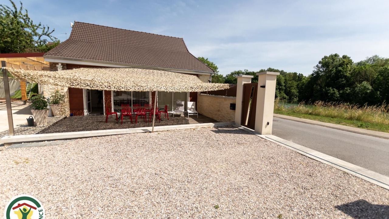 Photo of Outdoor in Damery