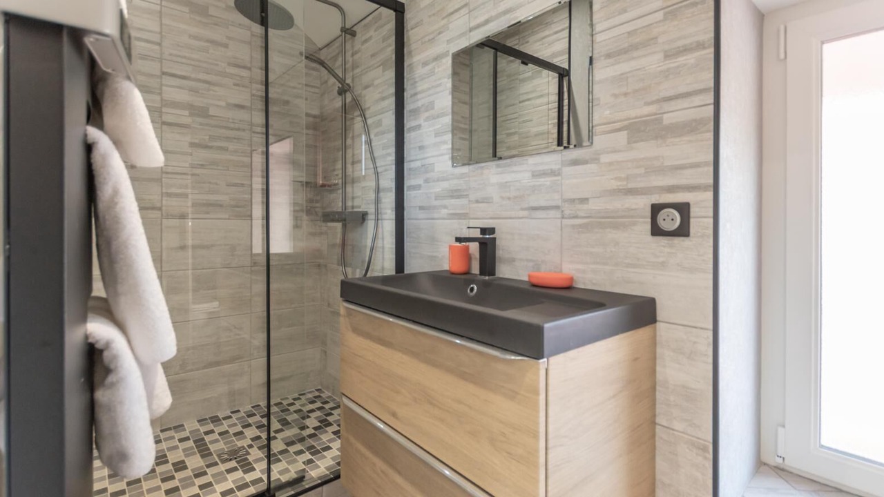 Photo of Bathroom in Damery