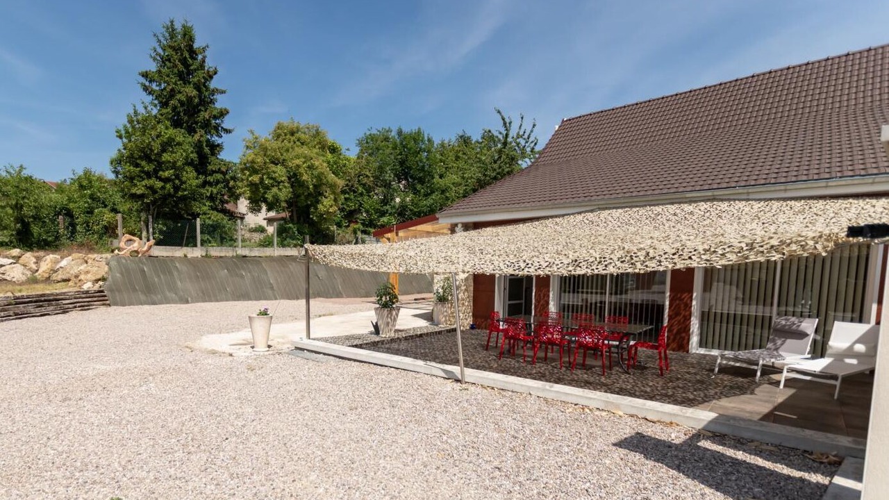 Photo of Outdoor in Damery