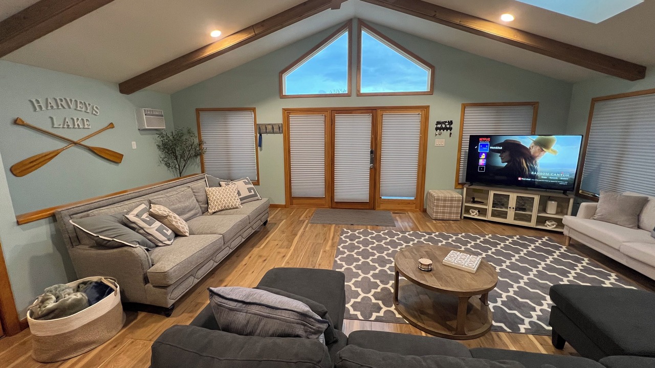 Photo of Livingroom in Harveys Lake