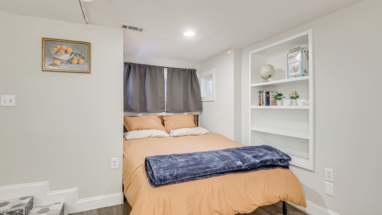 Photo of Bedroom in Logan Circle