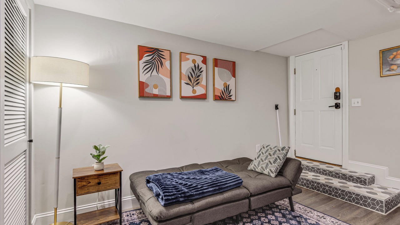 Photo of Livingroom in Logan Circle