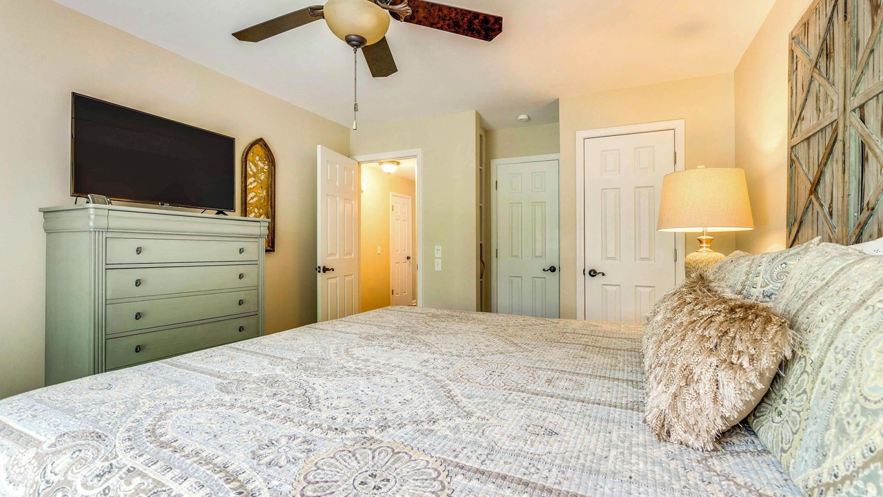 Photo of Bedroom in Hayesville