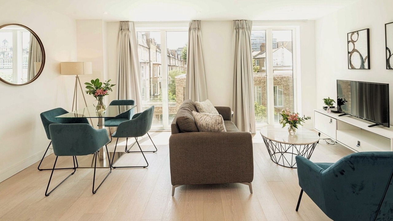 Photo of Livingroom in Addison