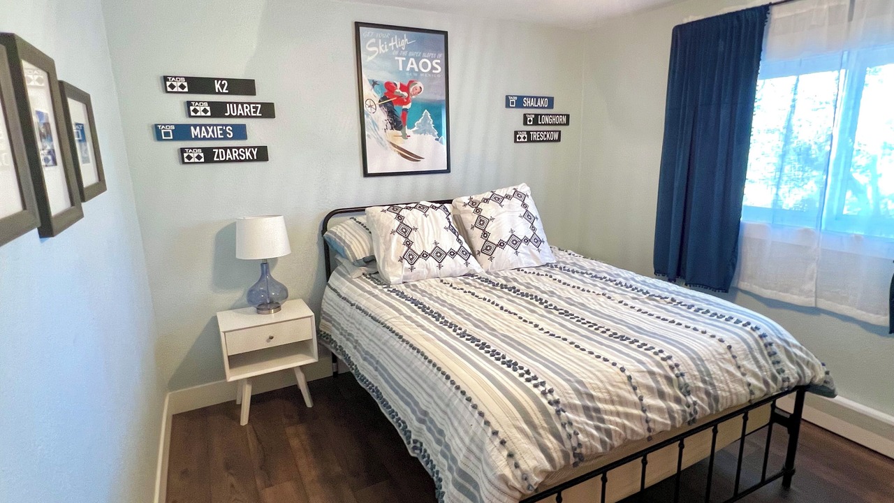 Photo of Bedroom in Arroyo Hondo