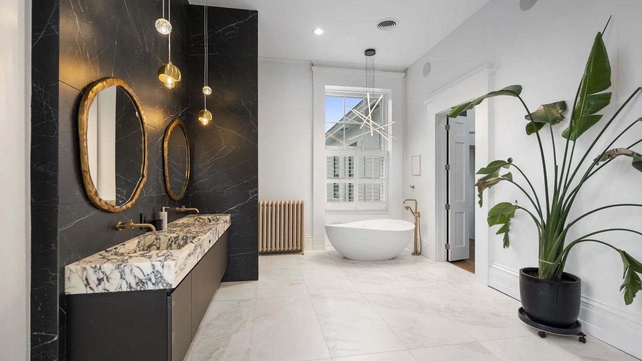 Photo of Bathroom in Mansion Hill