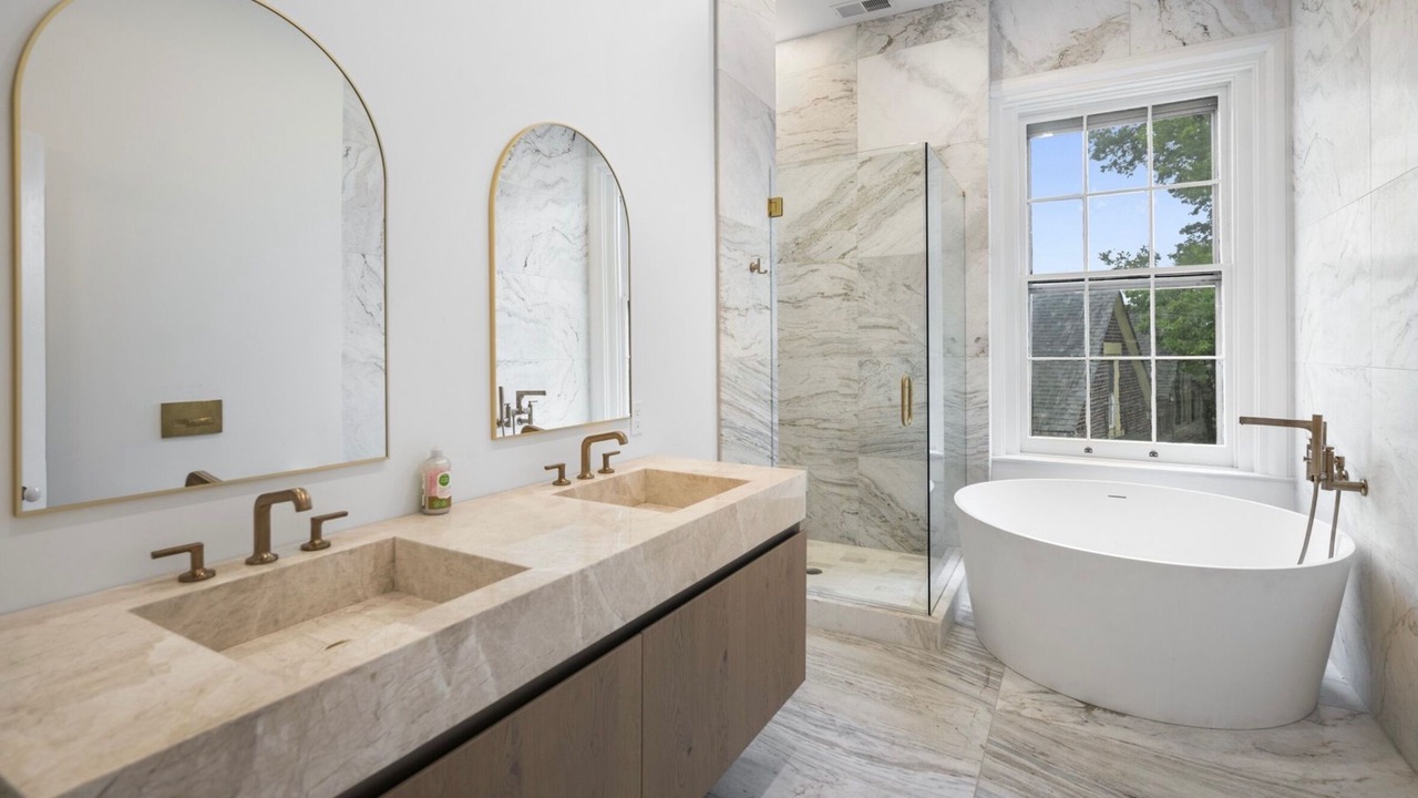 Photo of Bathroom in Mansion Hill
