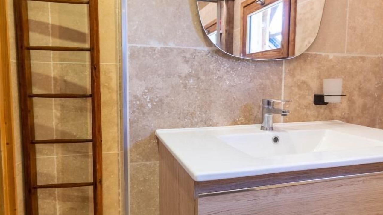 Photo of Bathroom in Queige