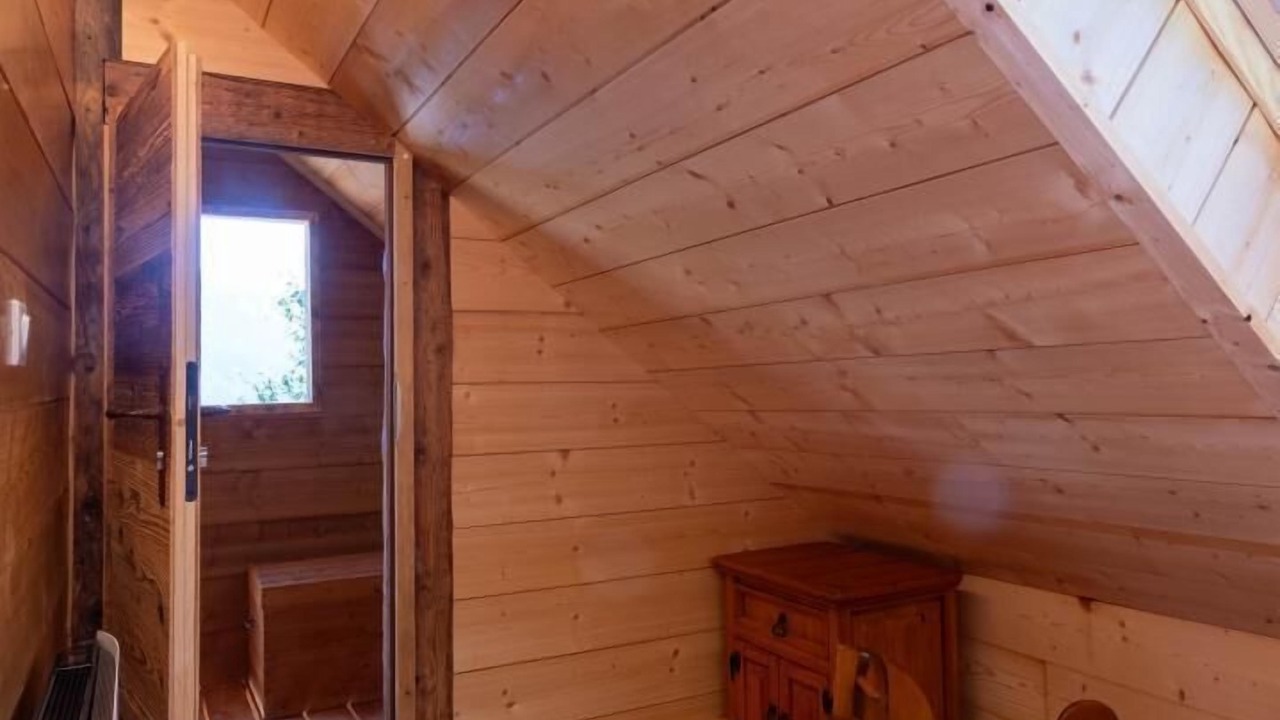 Photo of Bedroom in Queige