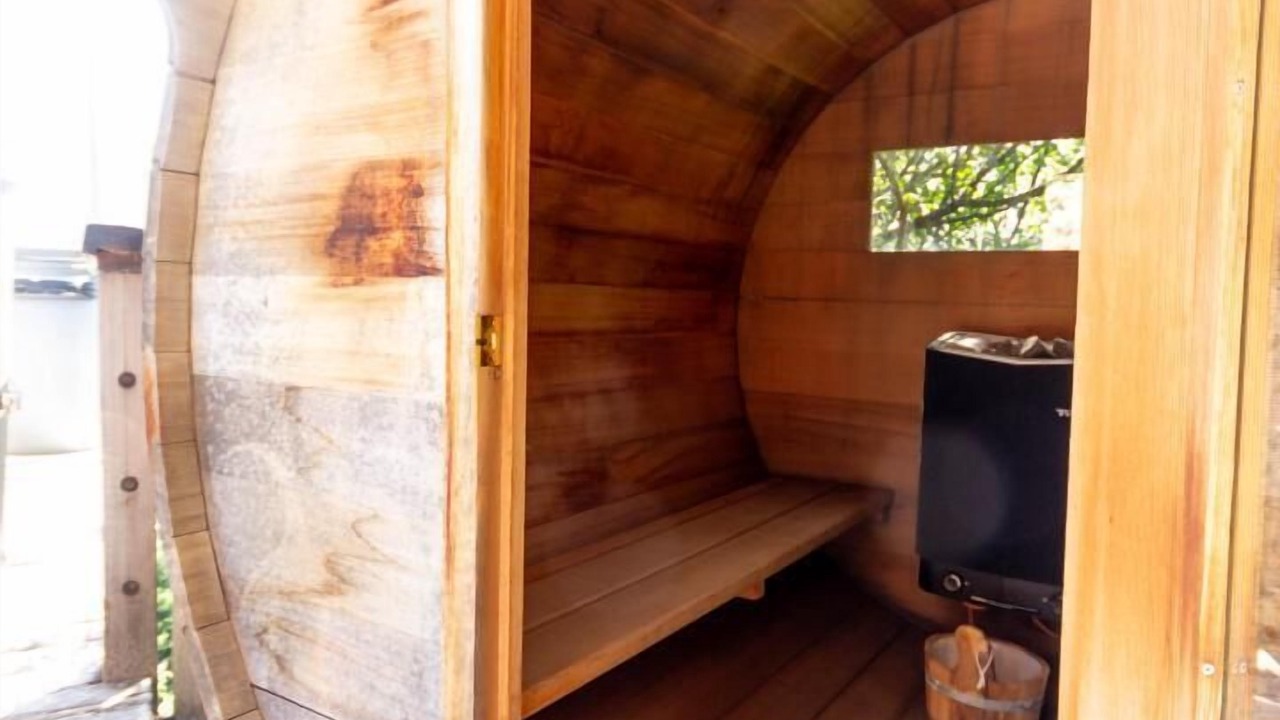 Photo of Others in Queige