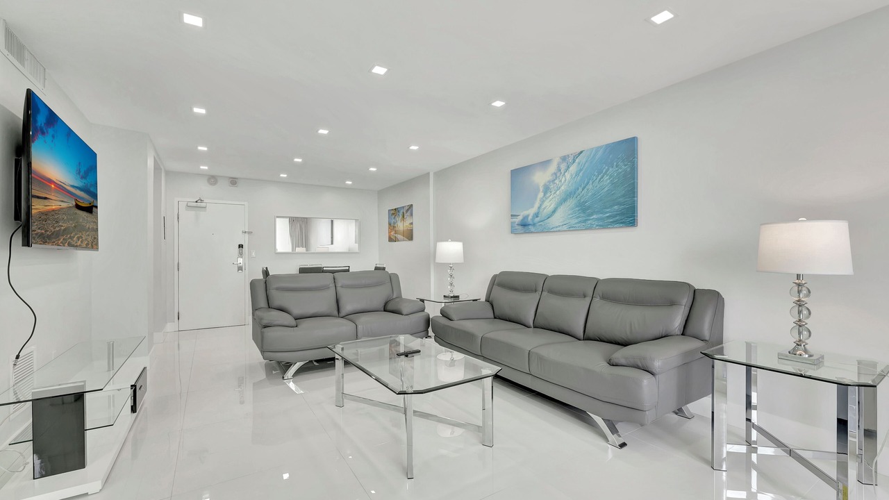 Photo of Livingroom in Galt Mile