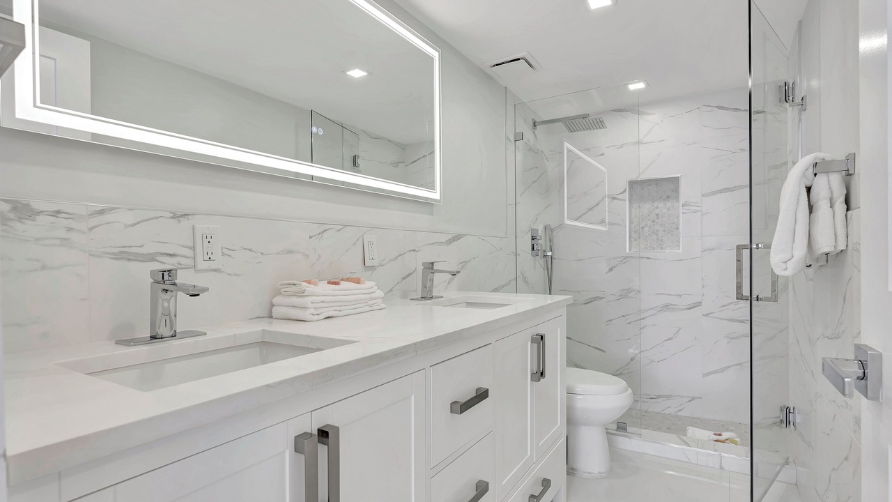 Photo of Bathroom in Galt Mile