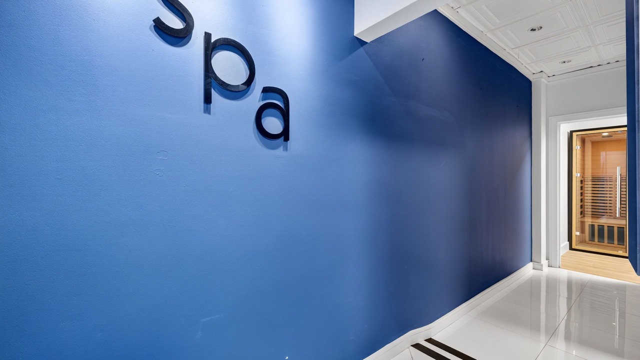 Photo of Others in Galt Mile