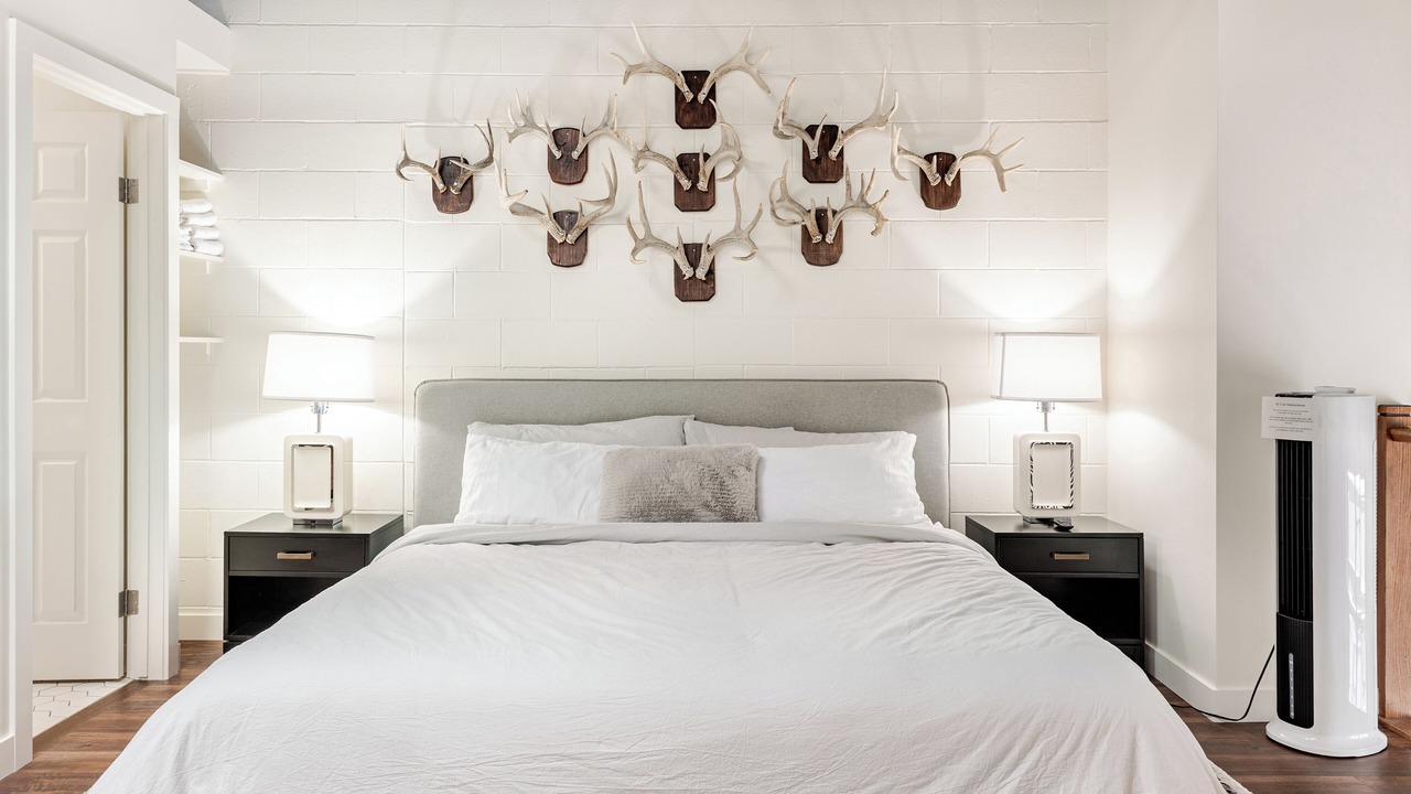 Photo of Bedroom in Inglewood