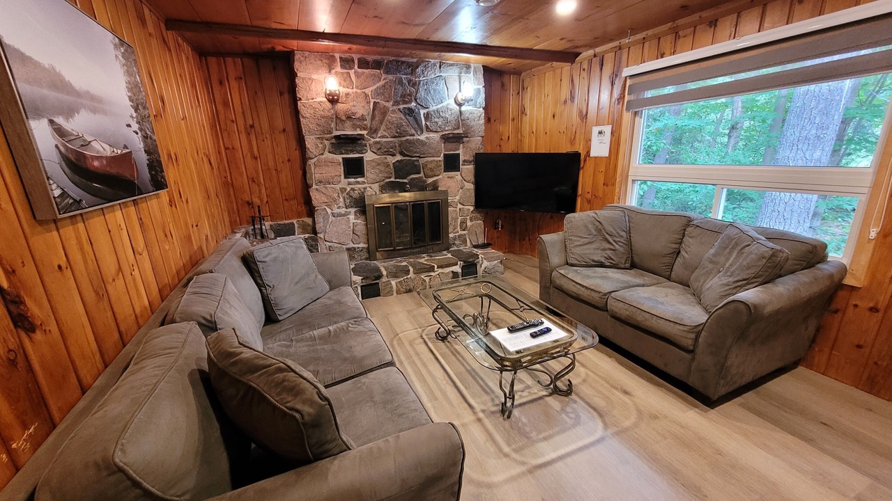 Photo of Livingroom in Petawawa