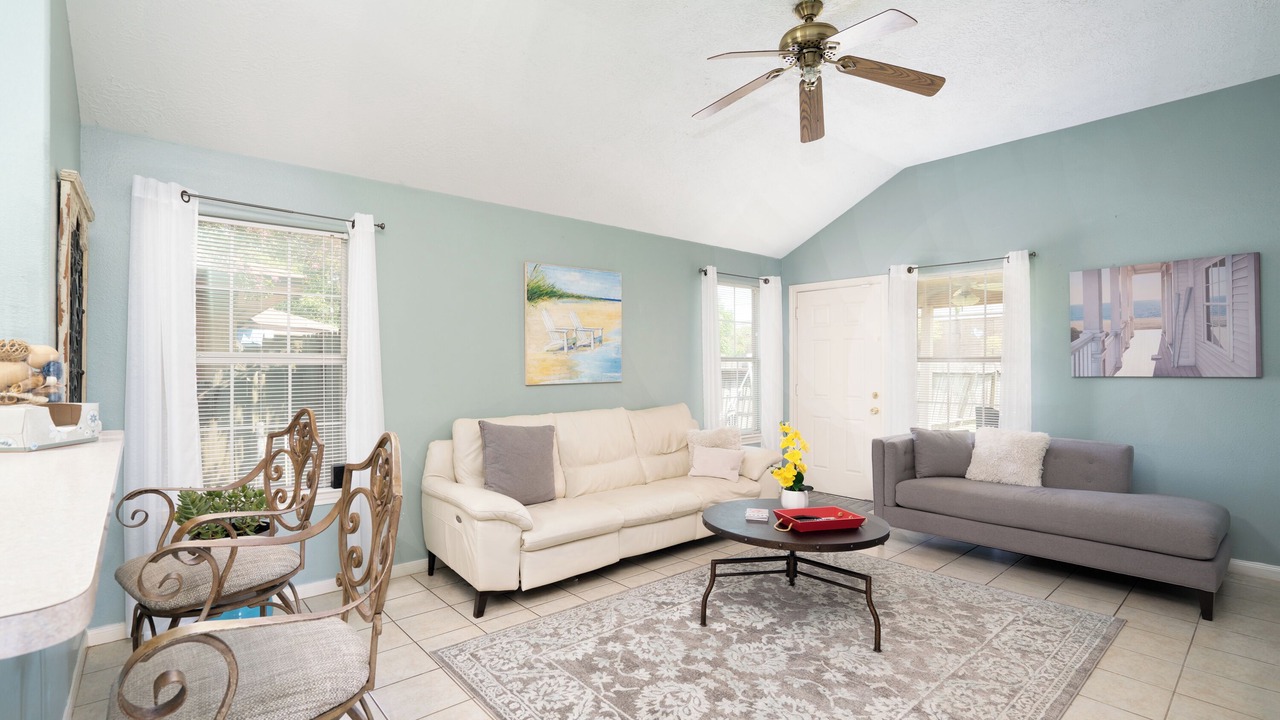Photo of Livingroom in Baytown