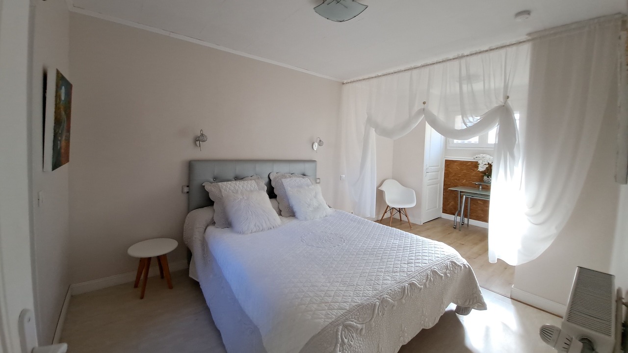 Photo of Bedroom in Tarascon-sur-Ariege