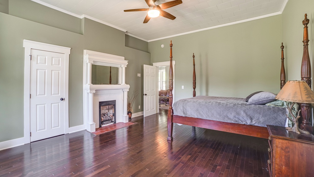 Photo of Bedroom in Waverly