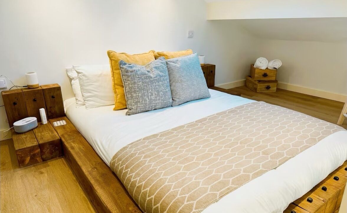 Photo of Others in Kingswood