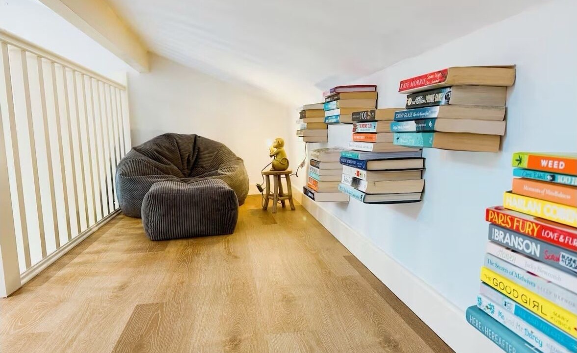 Photo of Others in Kingswood