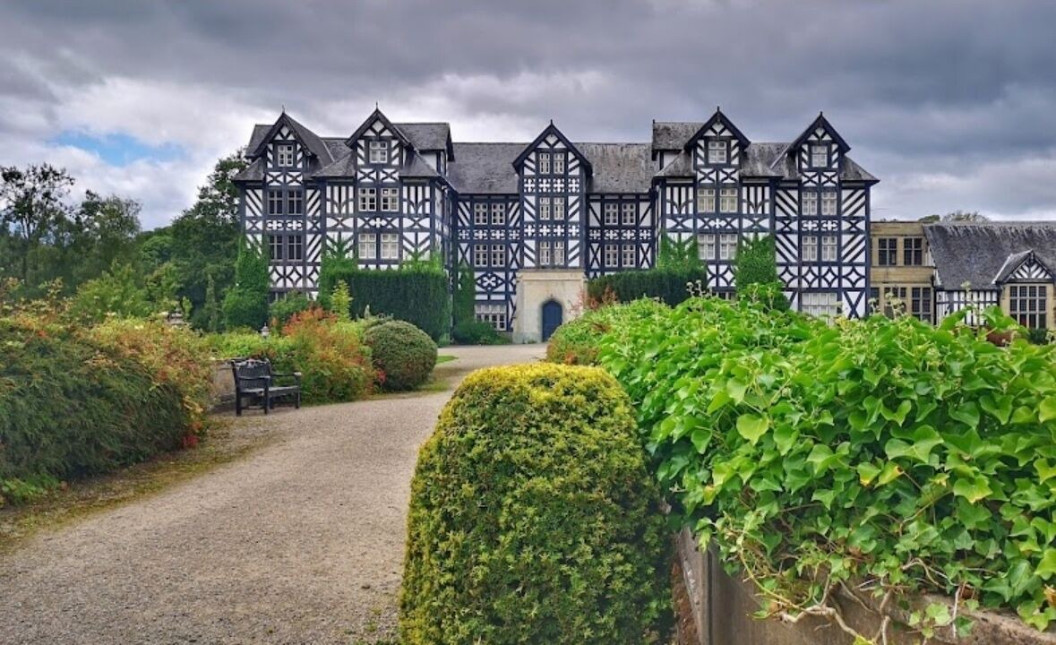 Photo of Others in Kingswood