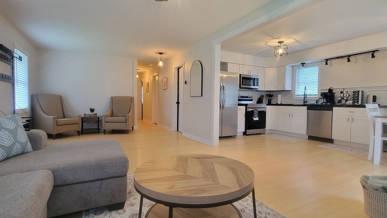 Photo of Livingroom in Milton