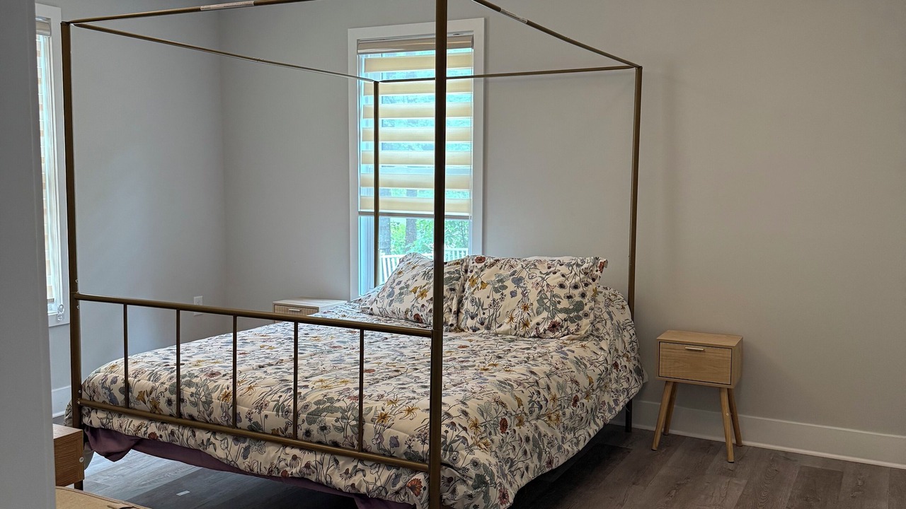 Photo of Bedroom in Colonial Beach