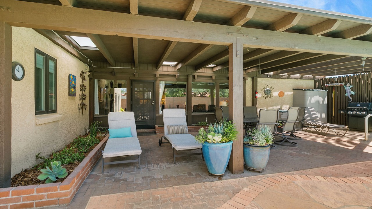 Photo of Outdoor in Sam Hughes